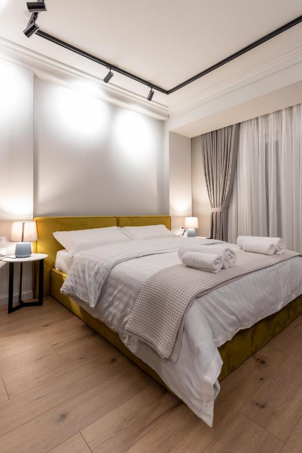 Night Inn Tirana Zewnętrze zdjęcie