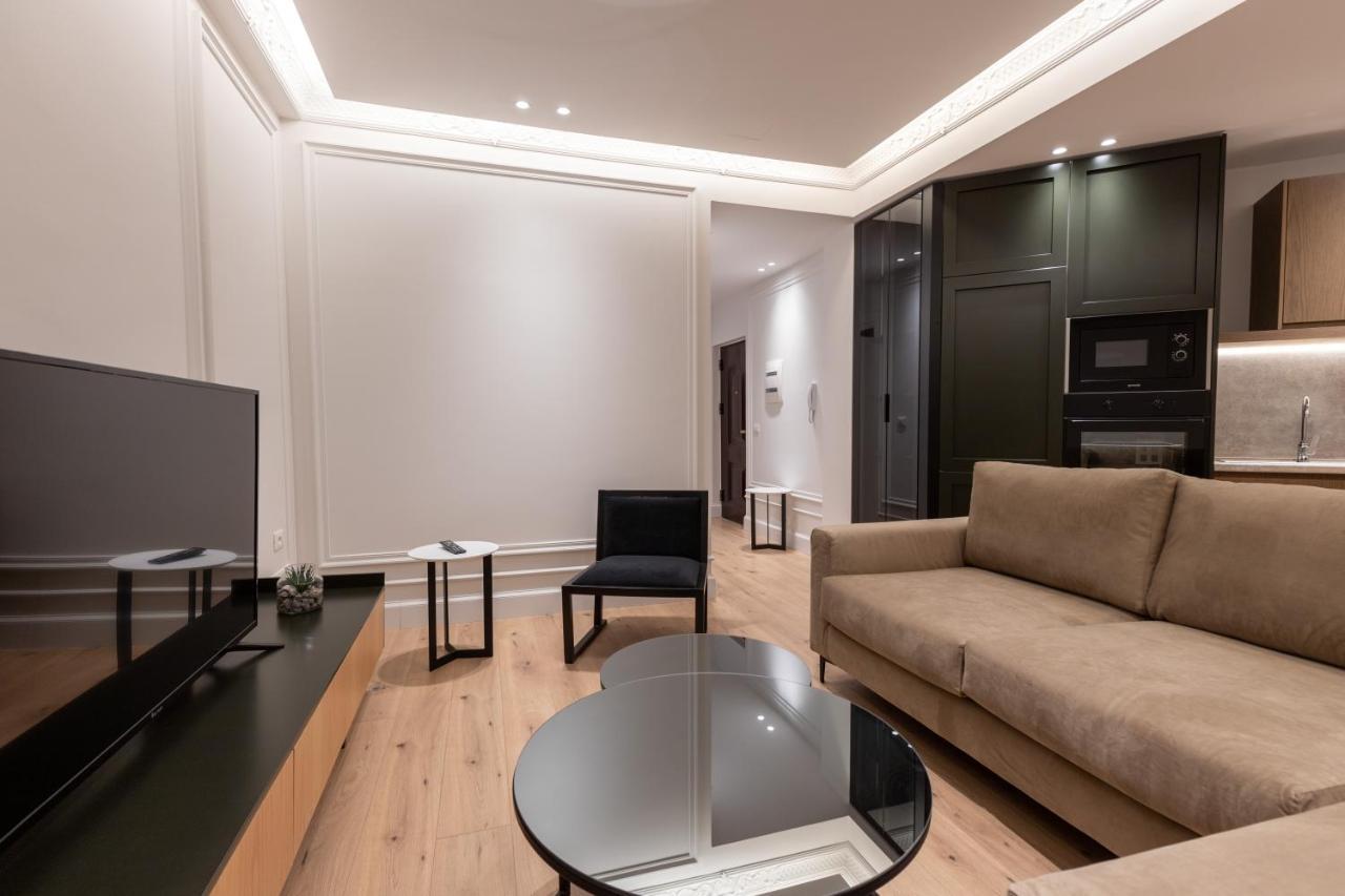 Night Inn Tirana Zewnętrze zdjęcie